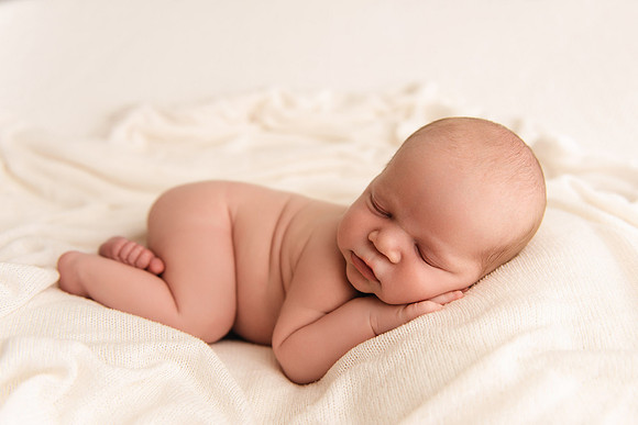 Laingsburg MI Newborn Photographer | Cozy Studio Newborn Photo